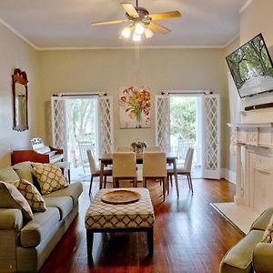 Comfortable Escape In Historic Downtown Savannah